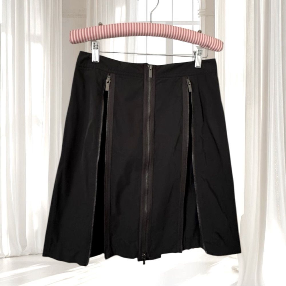 BCBGMaxAzria Black Zipper Mini Skirt Size 4